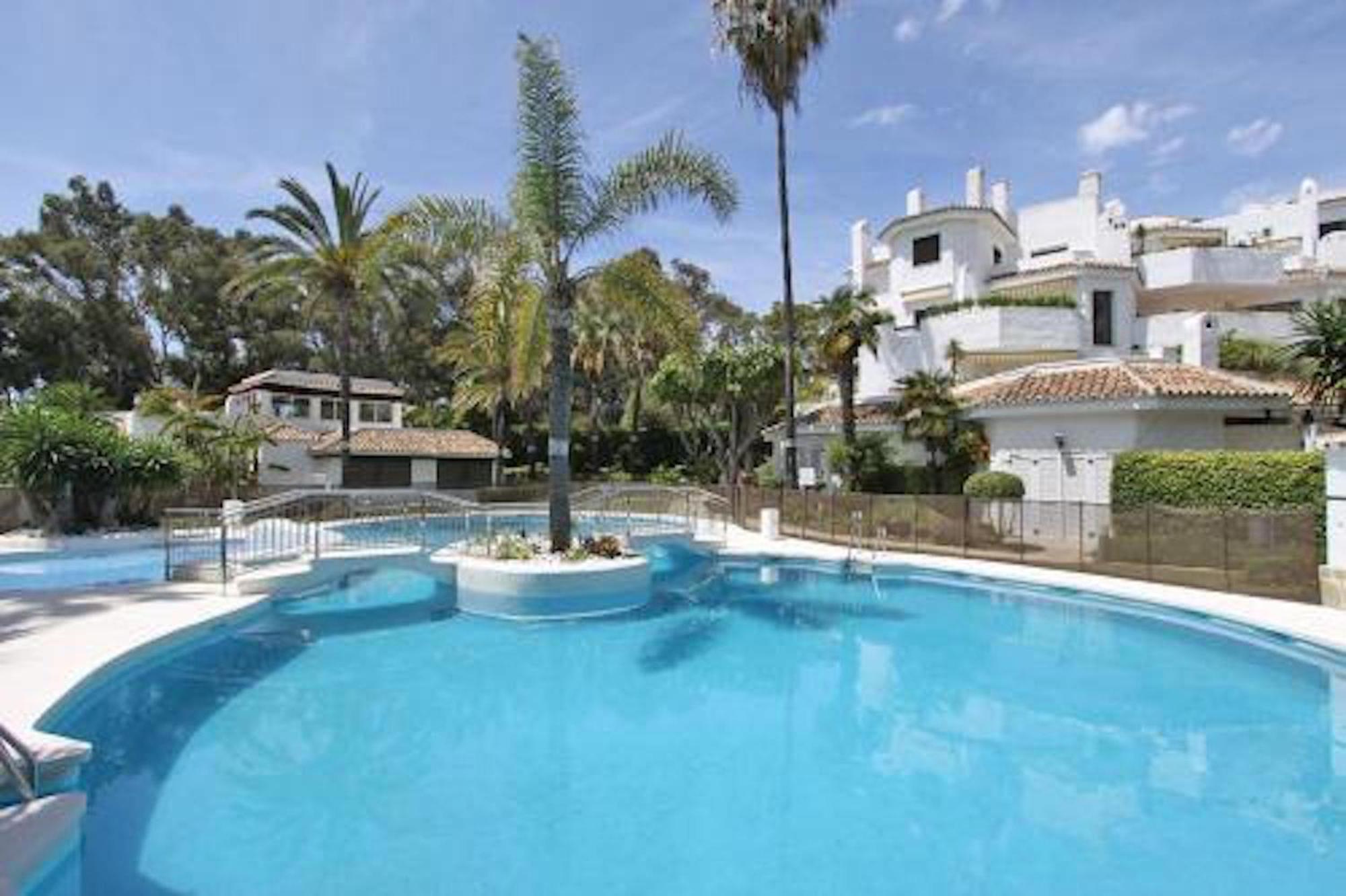 Modern Penthouse Frontline Urbanisation Apartment Marbella Exterior photo